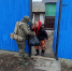 Добровольцы отряда «БАРС-Курск» совместно с сотрудниками военной полиции раздают гуманитарную помощь в Глушково - Газета Дмитриевский вестник