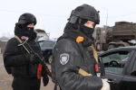 В Рыльском районе сотрудники полиции во время дежурства на стационарном посту, организованном в рамках деятельности правового режима КТО, выявили похищенный автомобиль