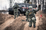 Минобороны РФ: инженерные войска приступили к выполнению задач по разминированию территорий в приграничных районах Курской области, освобожденных от боевиков ВСУ, с целью восстановления социально значимых объектов и объектов инфраструктуры, необходимых для налаживания мирной жизни.