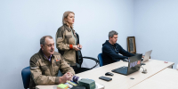 Всего за полгода внедрения принципов бережливого производства на курском предприятии «Сапплемент Групп» выработка на одного сотрудника в смену выросла на 43%. Такой результат компания получила благодаря участию в федеральном проекте «Производительность труда», который входит в национальный проект «Эффективная и конкурентная экономика». Работа организована при поддержке Регионального центра компетенций Курской области. На первом этапе прошло обучение сотрудников, после чего изменения коснулись ключевого участка таблетирования: здесь провели реорганизацию пространства, внедрили систему 5С и стандартные операционные процедуры. - Газета Дмитриевский вестник