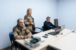 Всего за полгода внедрения принципов бережливого производства на курском предприятии «Сапплемент Групп» выработка на одного сотрудника в смену выросла на 43%. Такой результат компания получила благодаря участию в федеральном проекте «Производительность труда», который входит в национальный проект «Эффективная и конкурентная экономика». Работа организована при поддержке Регионального центра компетенций Курской области. На первом этапе прошло обучение сотрудников, после чего изменения коснулись ключевого участка таблетирования: здесь провели реорганизацию пространства, внедрили систему 5С и стандартные операционные процедуры.
